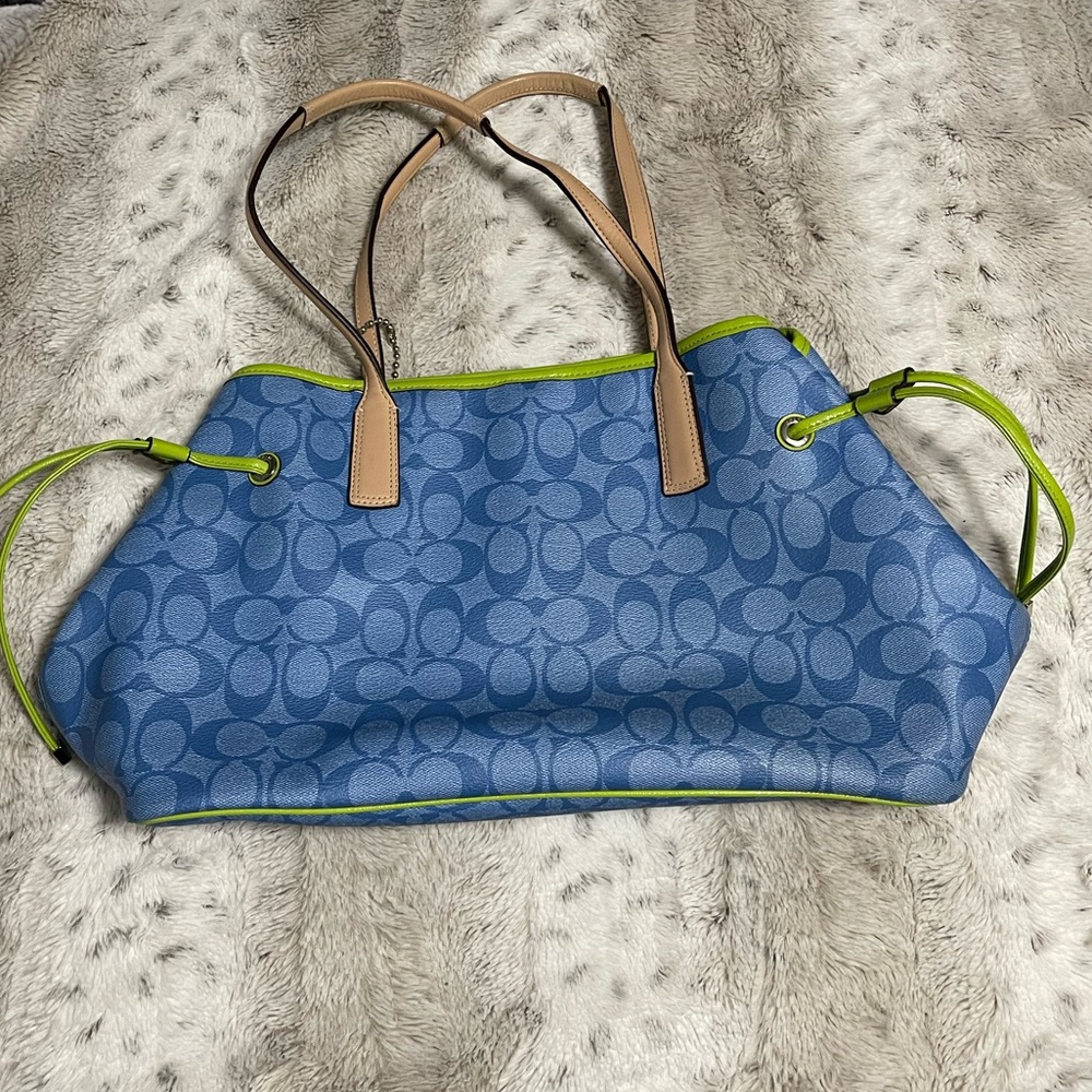 Coach Shoulder Bag - Picture 10 of 10